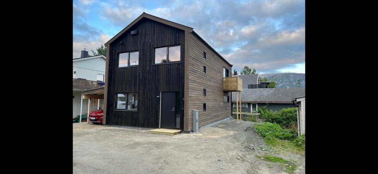 Skagesund Guest House With Free Parking Tromso Exterior photo